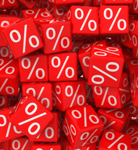 Auf dem Bild sind viele rote Würfel mit einem Weißen Prozentzeichen zu sehen und soll ich eine Aktion stehen.