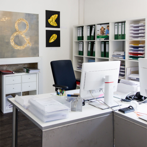 Beratungszimmer Schreibtisch