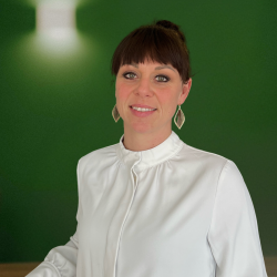 Julia Winklhofer