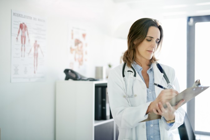 Versicherungen für Ärzte: So schützen sich niedergelassene Mediziner am besten
