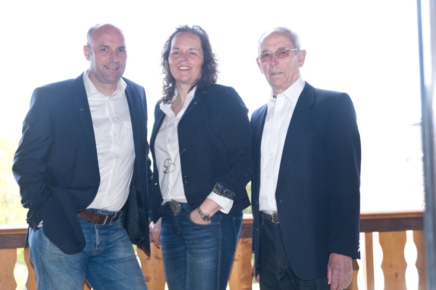 Man sieht Thomas Landenfeld. Petra Landenfeld-Jessberger und Günter Landenfeld.