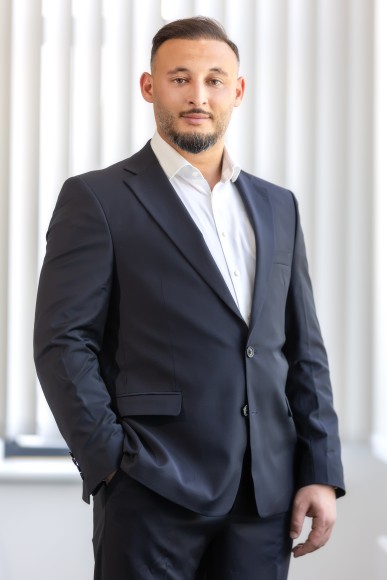 Agenturinhaber Hüseyin Sapmaz