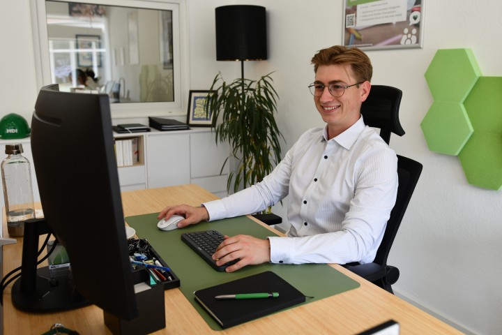 Tobias Wolf Schreibtisch 2026