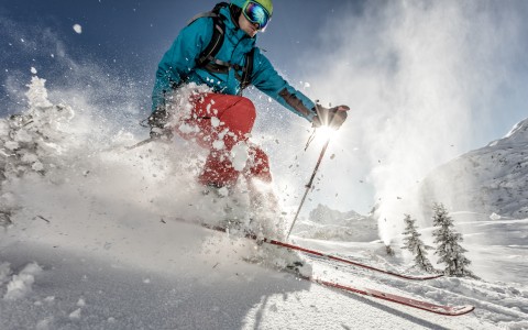Unfallversicherung-sicherheit-beim-skifahren