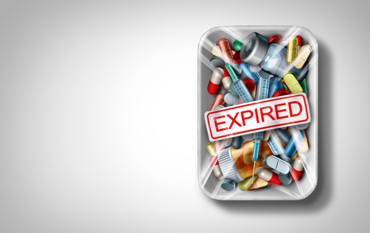 MedLetter Visualisierung von Tabletten in einer Blechdose mit tranparentem Deckel und einem Aufkleber, auf  dem "expired" steht
