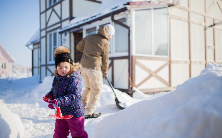 Kind im Schneeberg