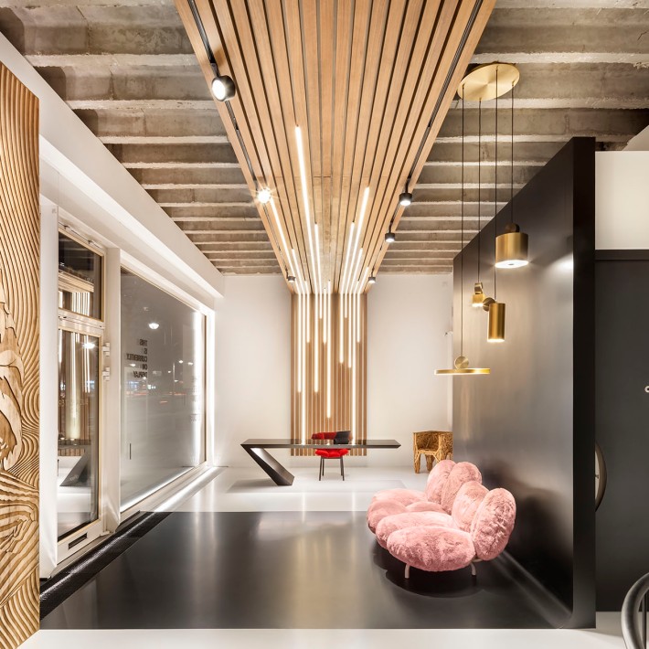 Budapester Salon Innen rosa Stuhl aus Plüsch