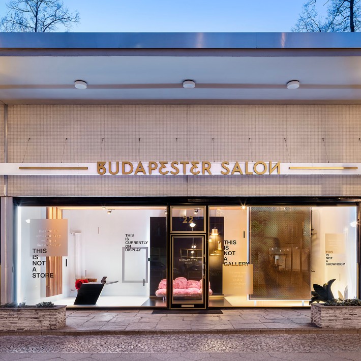 Frontansicht des Einrichtungshauses Budapester Salon 