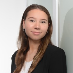 Carina Stolzke