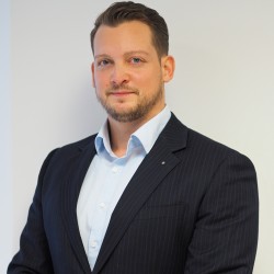 Dennis Neuhäuser