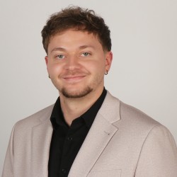 Yannik Hacker